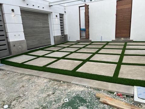 Paver patio and courtyard built by Fénix Paver Landscape, Santa Rosa Beach FL