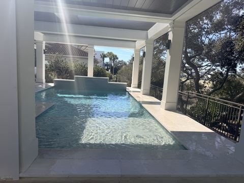 Paver patio and courtyard built by Fénix Paver Landscape, Niceville FL