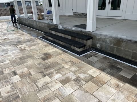 Paver patio and courtyard built by Fénix Paver Landscape, Emerald Coast FL
