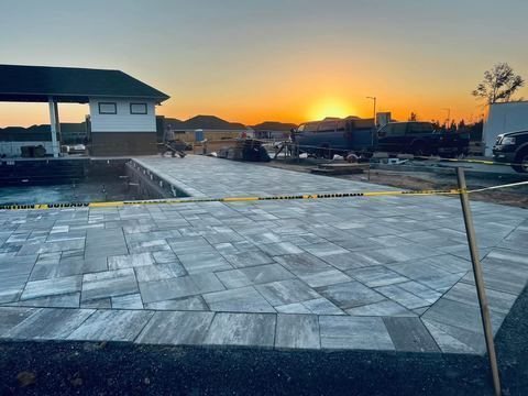 Paver patio and courtyard built by Fénix Paver Landscape, Emerald Coast FL