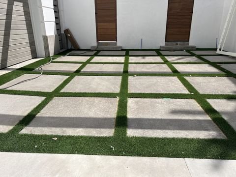 Paver patio and courtyard built by Fénix Paver Landscape, Niceville FL